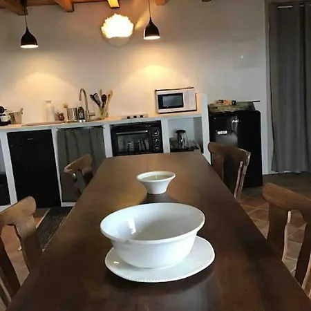 Uzes Proche,charmant Pied A Terre Avec Terrasse Апартаменты *