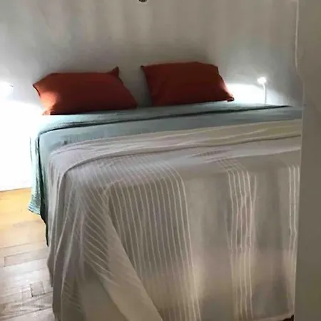 Uzes Proche,charmant Pied A Terre Avec Terrasse
