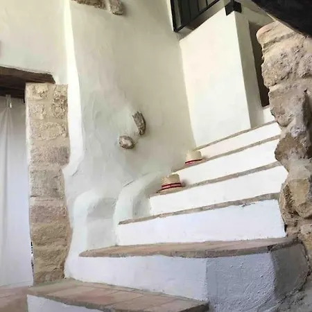 Uzes Proche,charmant Pied A Terre Avec Terrasse Apartment