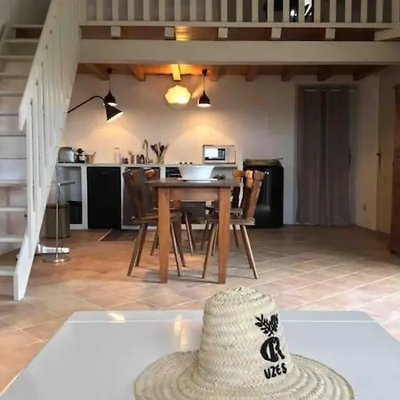 Uzes Proche,charmant Pied A Terre Avec Terrasse Ла Бастид-д'Ангра