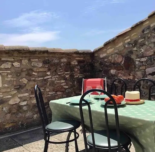 Апартаменты Uzes Proche,charmant Pied A Terre Avec Terrasse Ла Бастид-д'Ангра